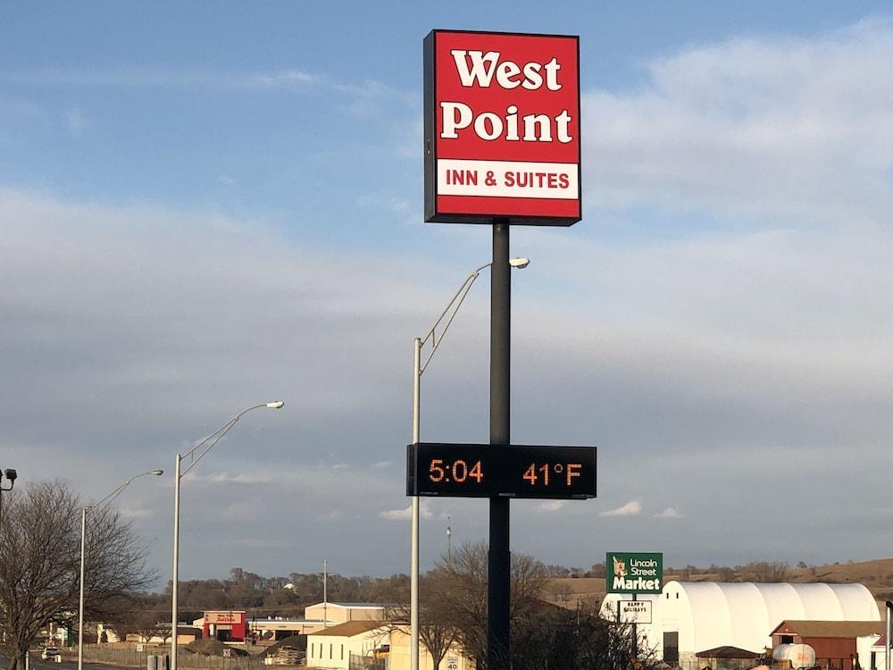Oyo West Point Inn Εξωτερικό φωτογραφία